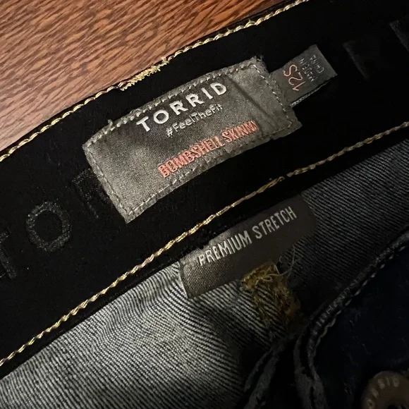 Torrid Bombshell Skinny Premium Stretch Size 12S - Picture 3 of 8